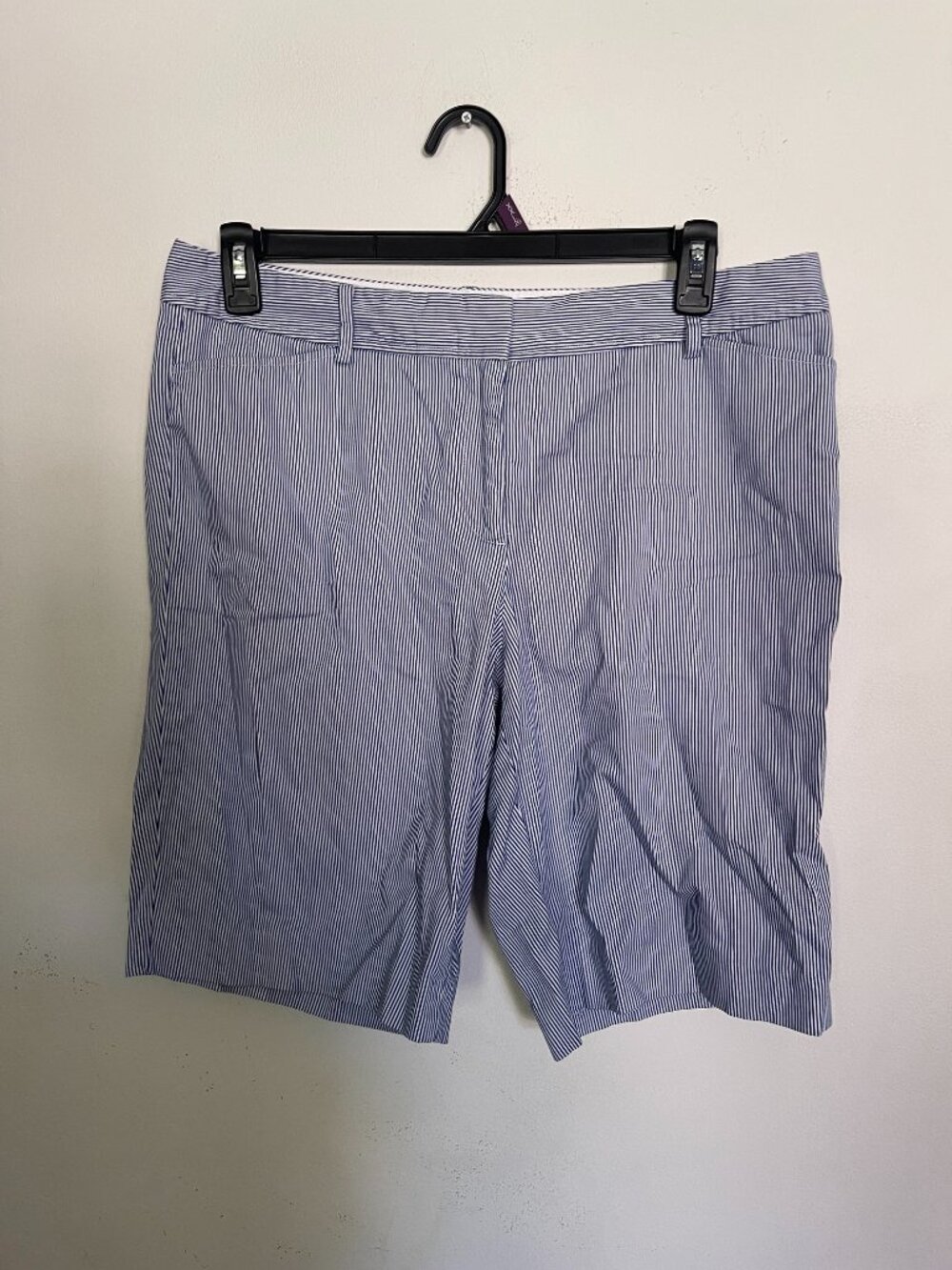 Talbots Size 12 Blue White Cruise Stripe Seersucker Perfect Bermuda Shorts T12